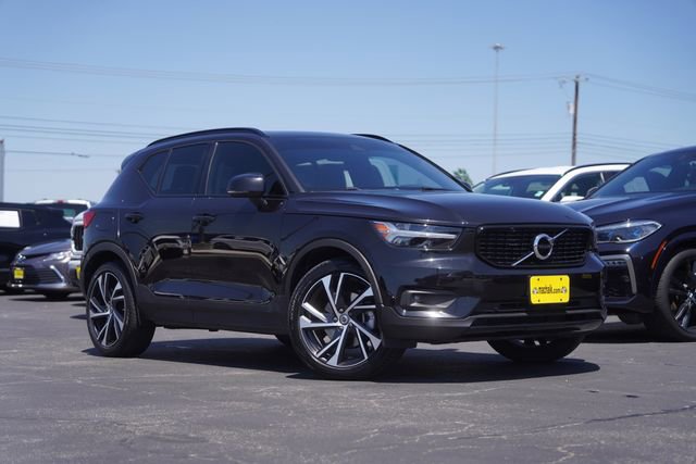 Used 2020 Volvo XC40 T5 R-Design w/ Protection Package Premier AWD/4WD image 2