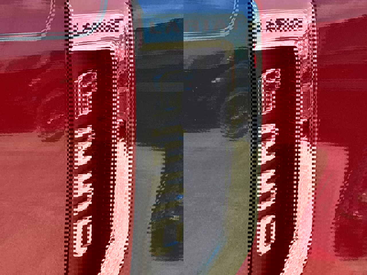 Used 2022 Ford F250 Lariat w/ Lariat Ultimate Package image 9