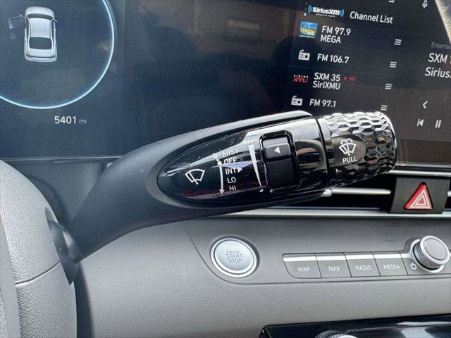 Certified 2025 Hyundai Elantra SEL image 24