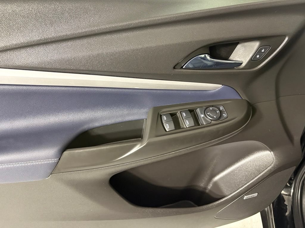 Used 2022 Chevrolet Bolt EUV Premier w/ Sun & Sound Package FWD image 23