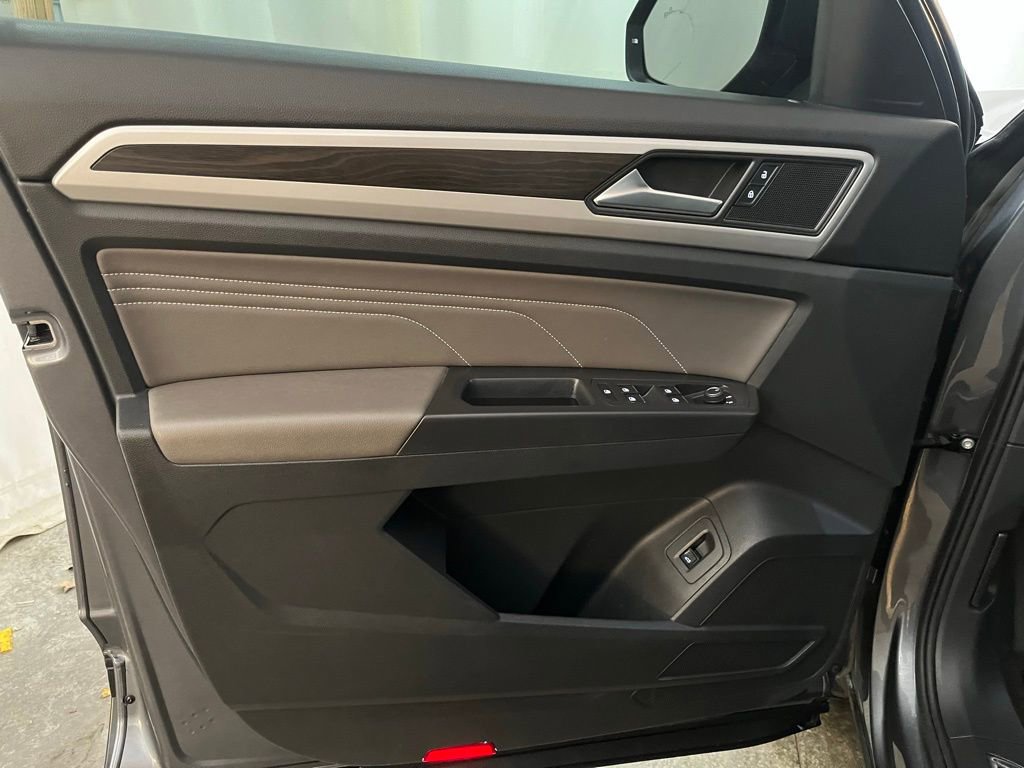 Certified 2023 Volkswagen Atlas SE image 10