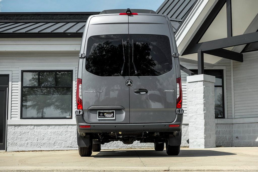 Used 2025 Mercedes-Benz Sprinter 2500 image 8