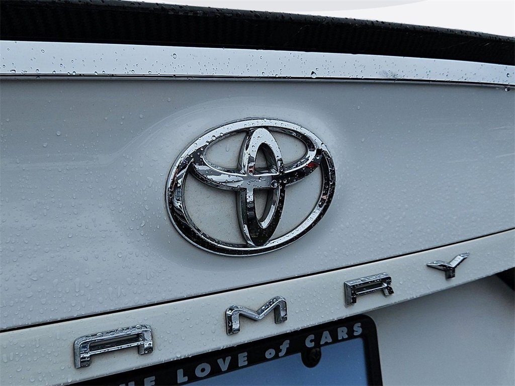 Used 2020 Toyota Camry SE image 24