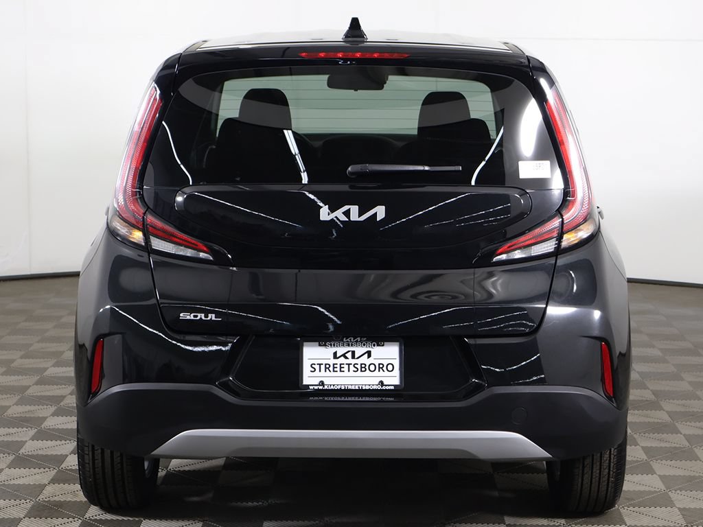Used 2025 Kia Soul LX w/ LX Technology Package FWD image 11