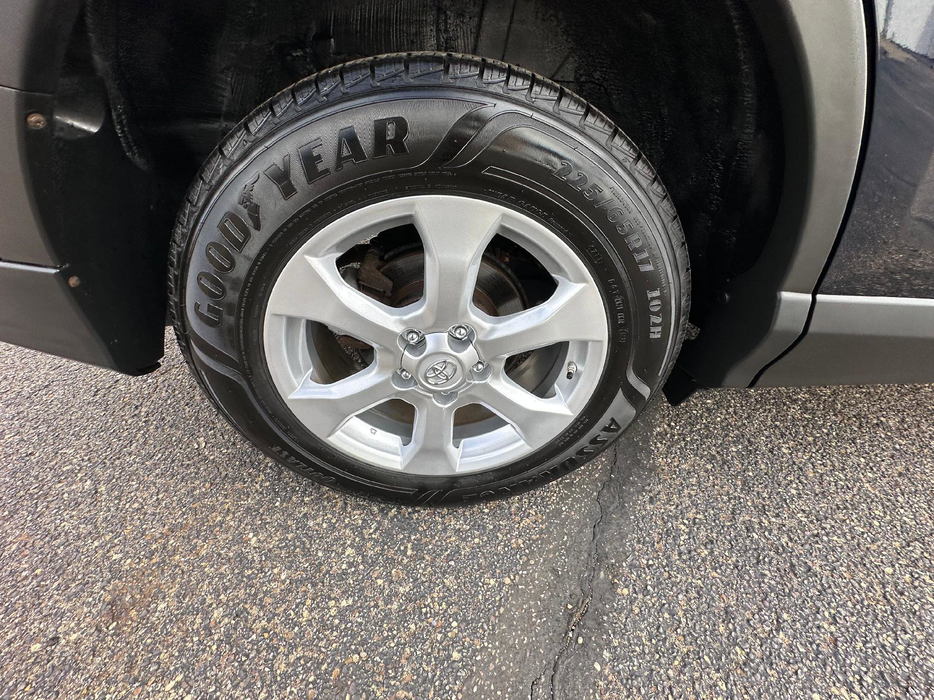 Used 2018 Toyota RAV4 LE w/ All Weather Liner Package image 23