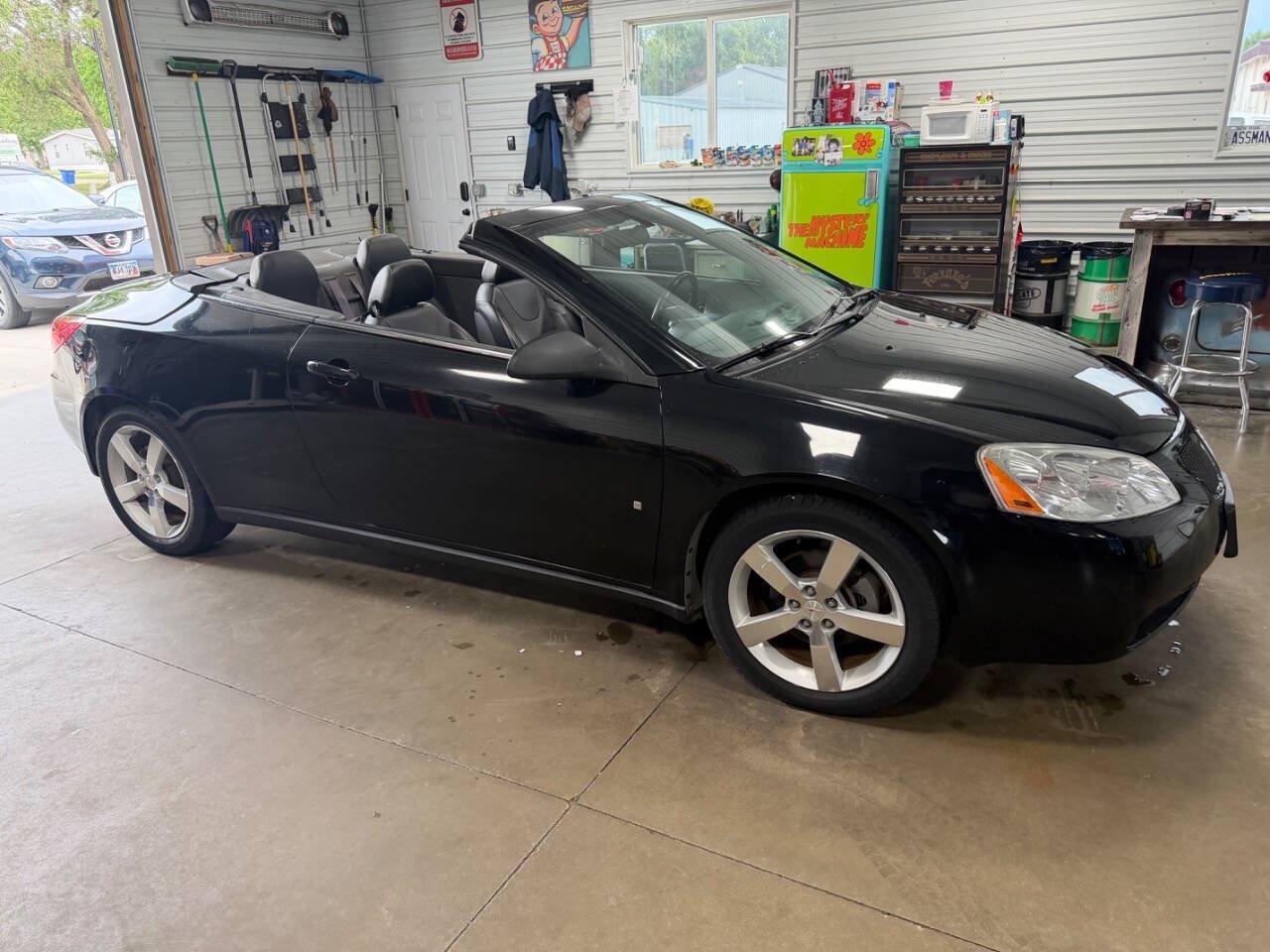 Used 2007 Pontiac G6 GT w/ Sport Package FWD image 3