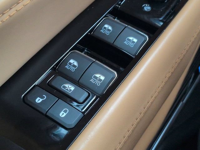 Used 2022 Jeep Grand Wagoneer Series III w/ Rear Seat Video Group 1 AWD/4WD image 25