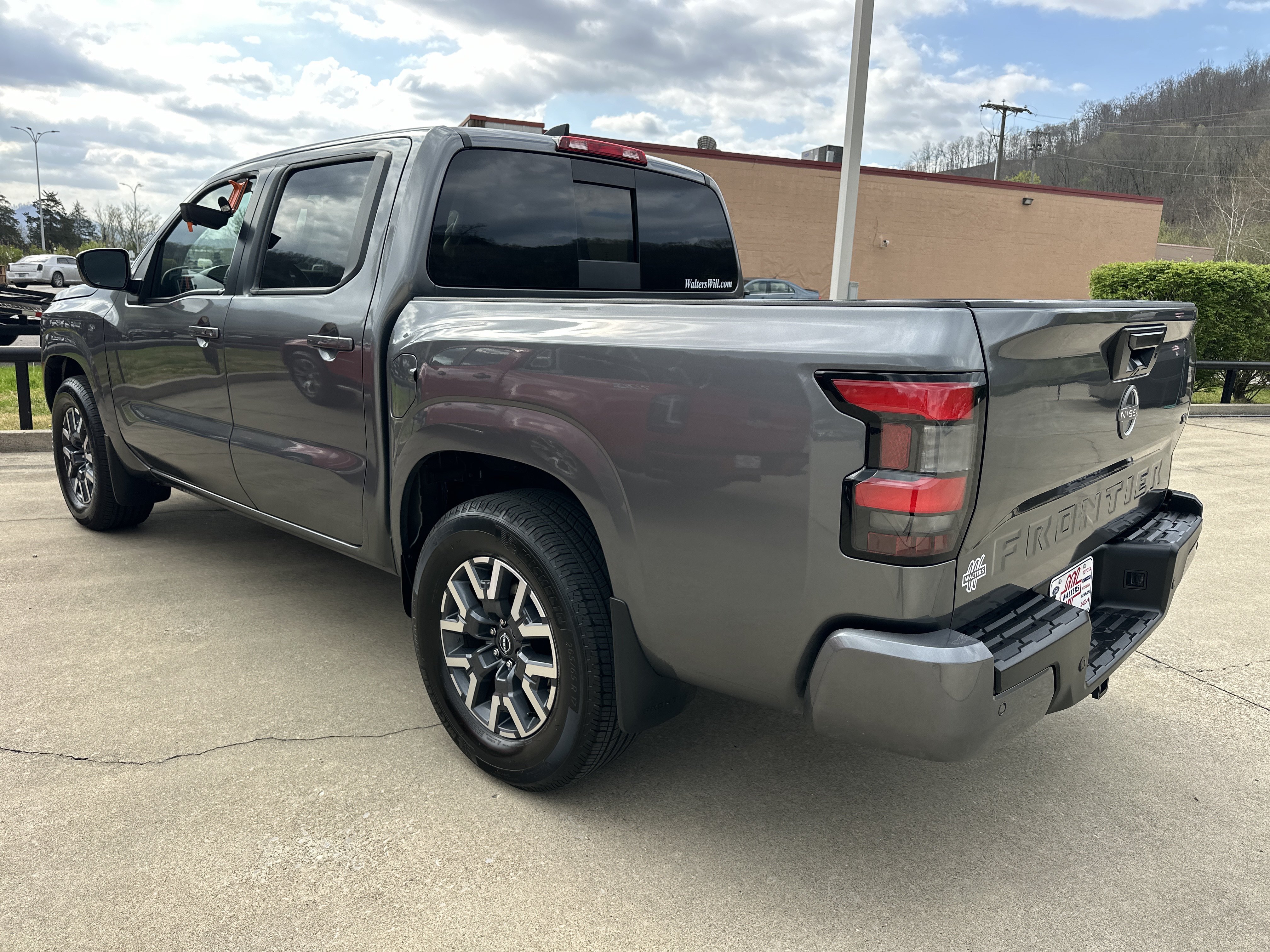 Used 2024 Nissan Frontier SL w/ Technology Package RWD image 4