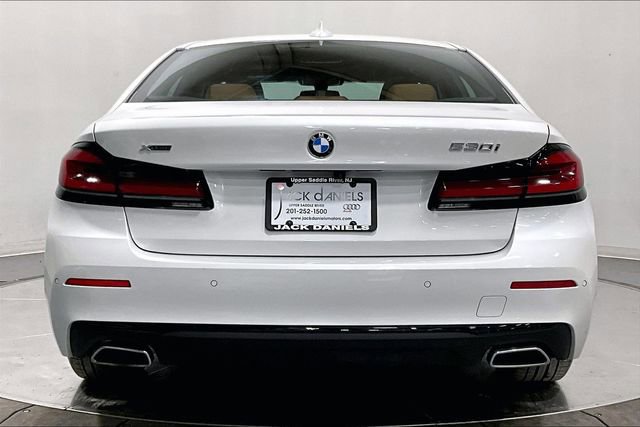 Used 2023 BMW 530i xDrive w/ Premium Package image 4