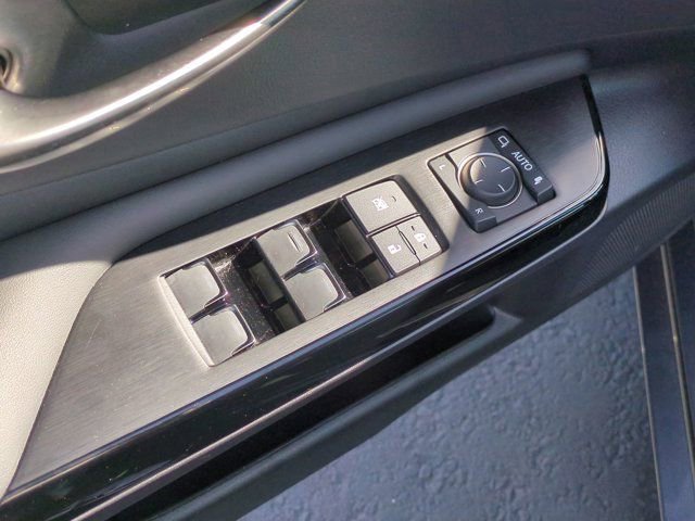 Used 2025 Lexus ES 300h w/ Premium Package image 16