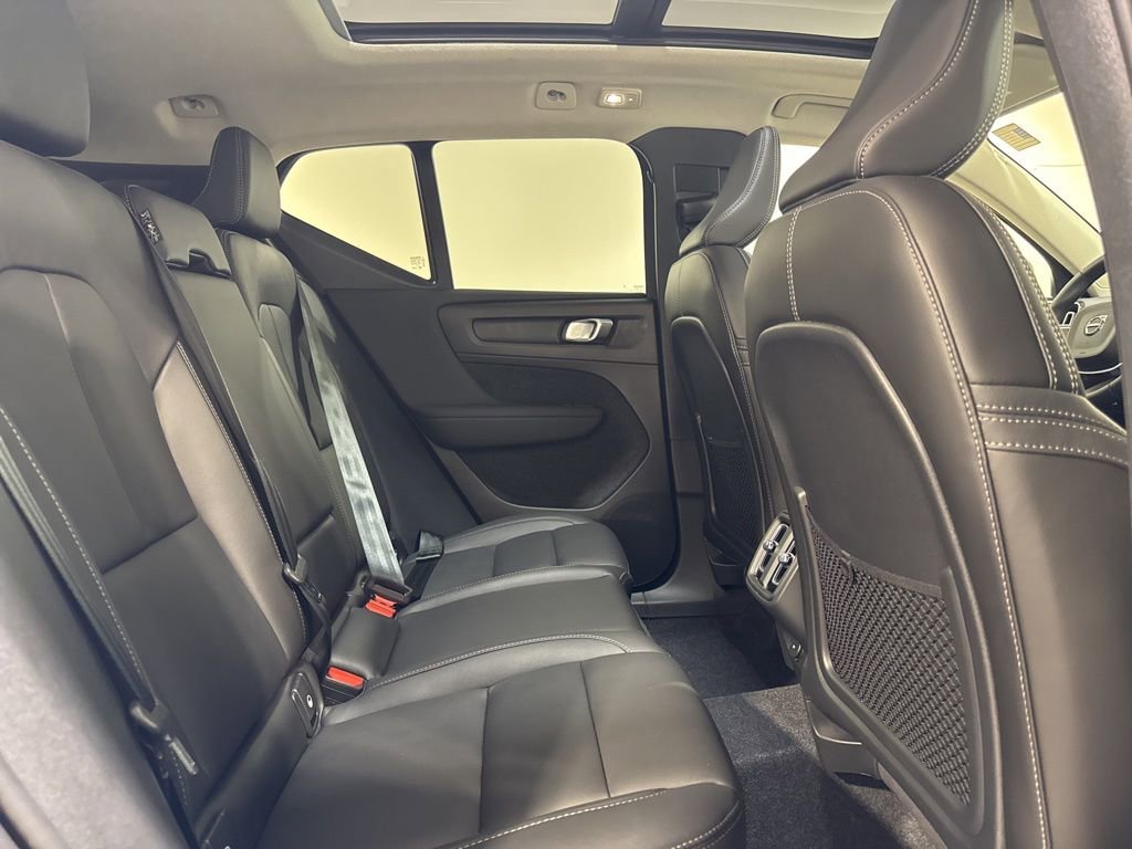 Used 2026 Volvo XC40 B5 Plus w/ Protection Package Premier AWD/4WD image 25