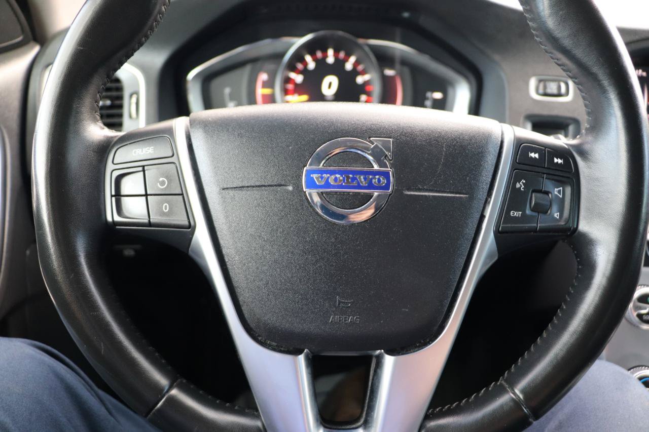 Used 2018 Volvo V60 T5 Cross Country w/ Convenience Package AWD/4WD image 11