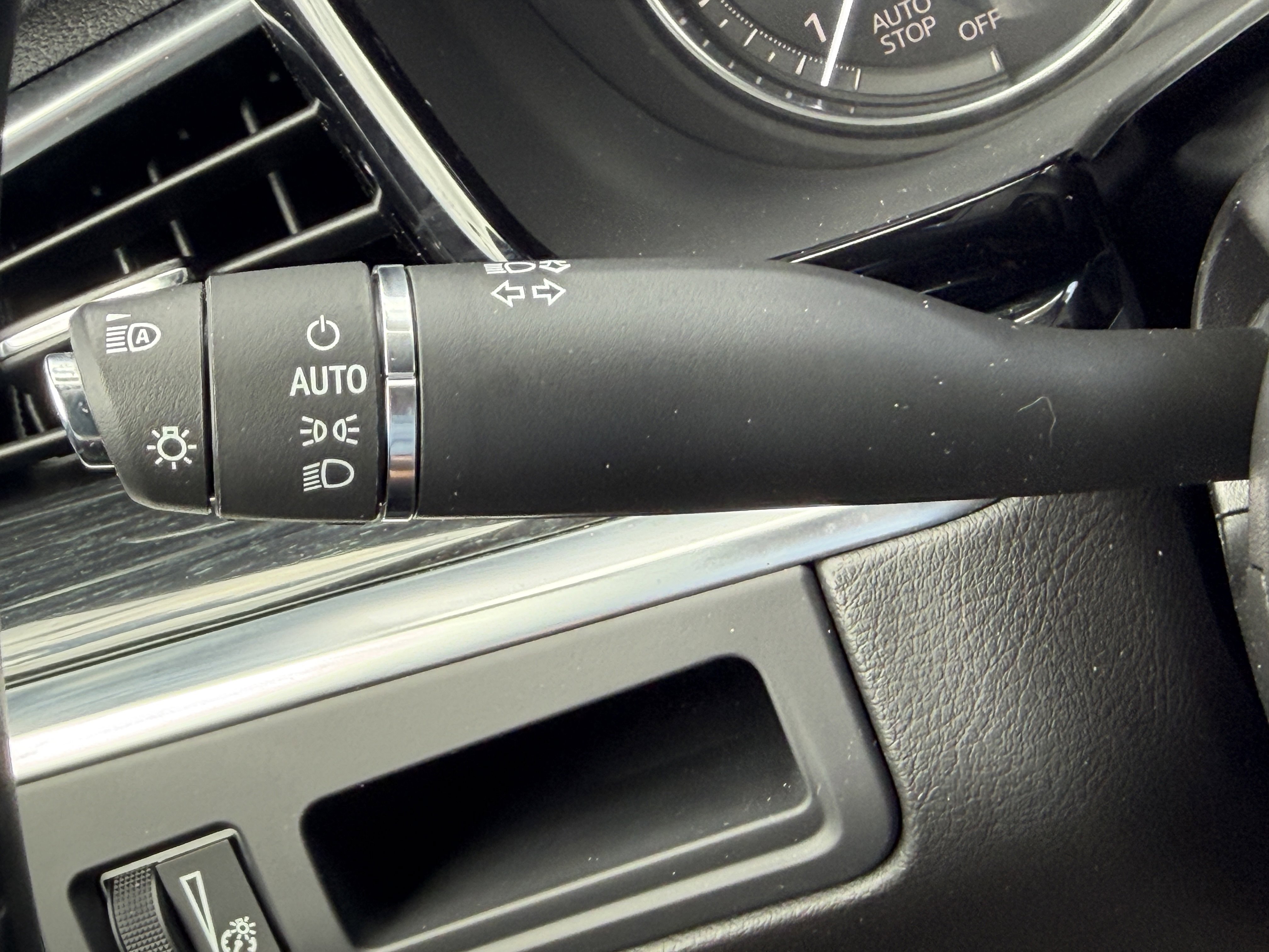 Certified 2025 Cadillac XT5 Premium Luxury AWD/4WD image 26