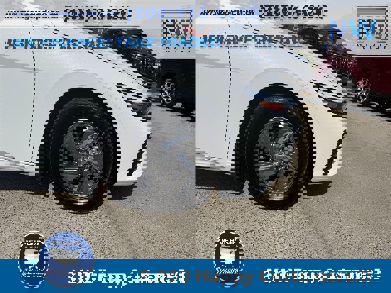 Used 2024 Hyundai Elantra SE image 22