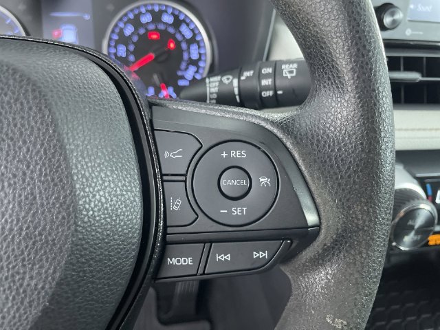 Used 2021 Toyota RAV4 XLE AWD/4WD image 29