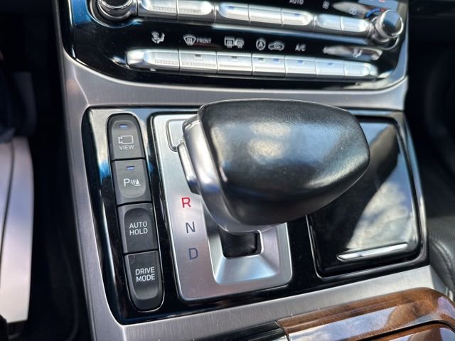 Used 2018 Genesis G90 3.3T Premium RWD image 38