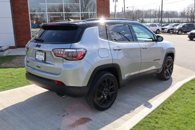 Used 2022 Jeep Compass Altitude w/ Convenience Group image 32