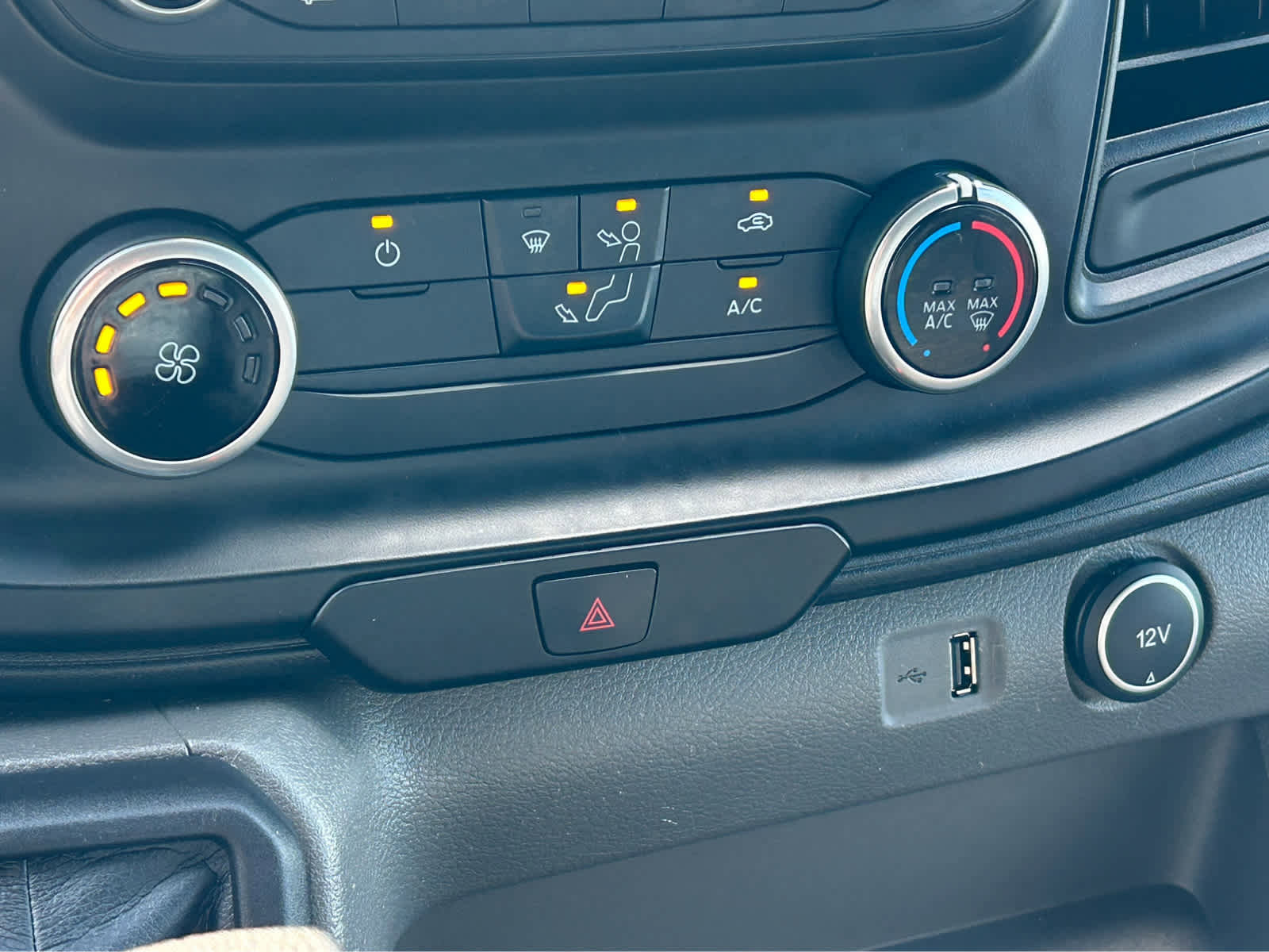 Used 2023 Ford Transit 250 w/ Load Area Protection Package image 29