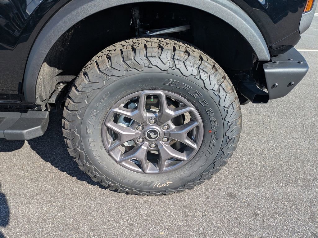 New 2025 Ford Bronco Badlands image 11