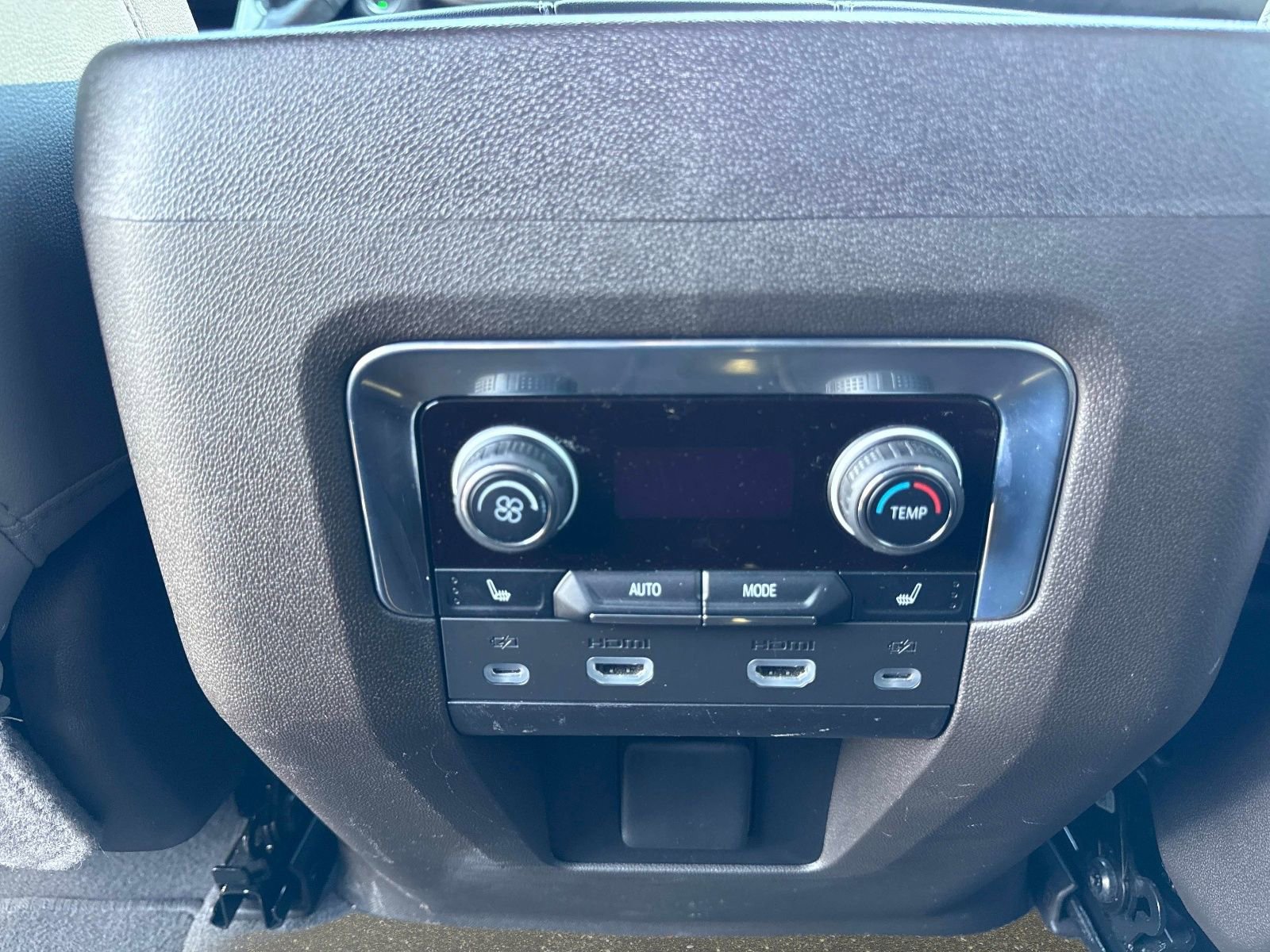 Used 2022 Chevrolet Tahoe LT w/ LT Signature Package image 15