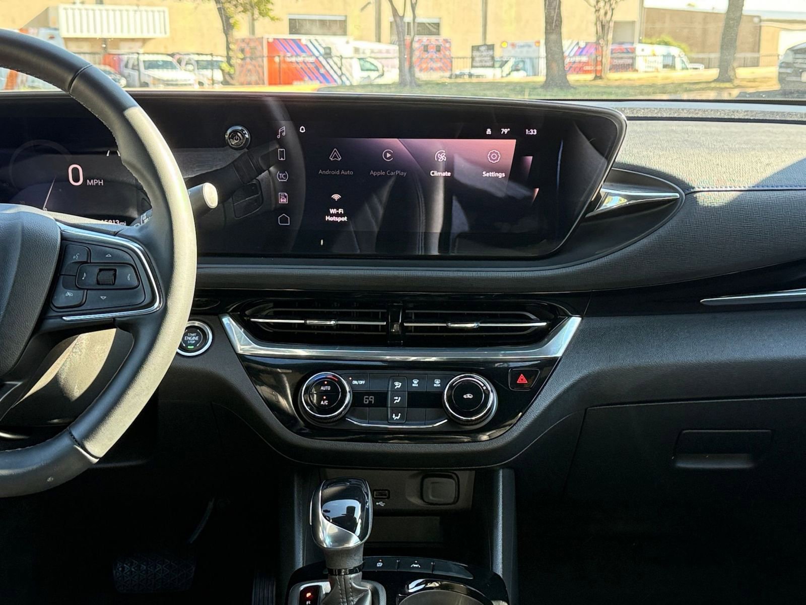 Used 2025 Buick Envista Sport Touring image 18