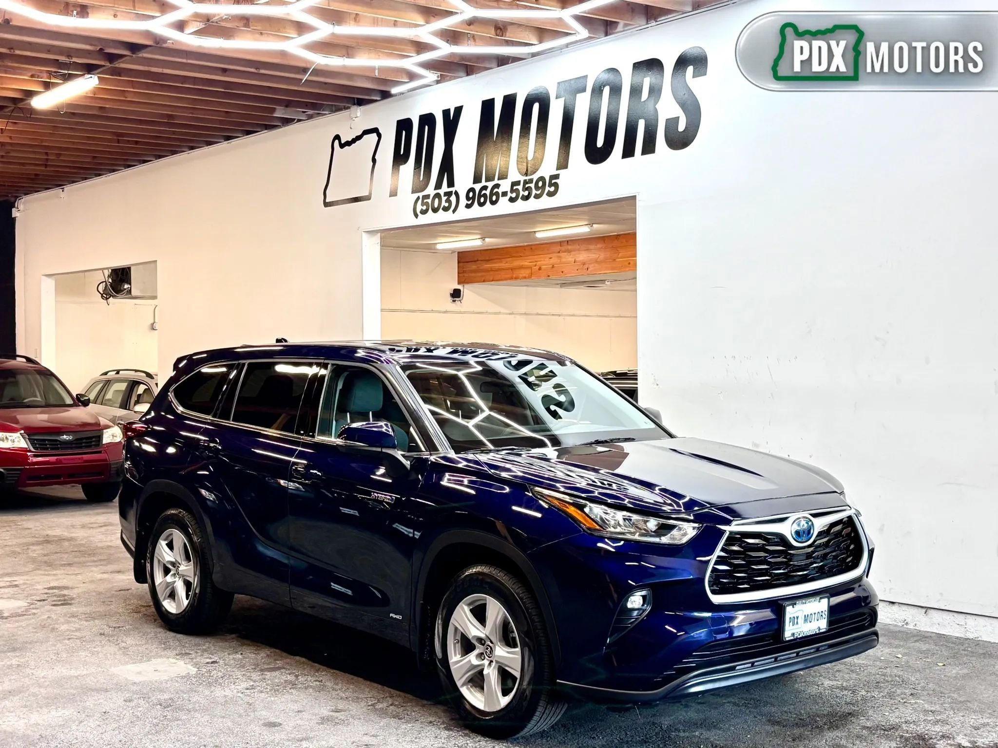 Used 2020 Toyota Highlander LE AWD/4WD image 1