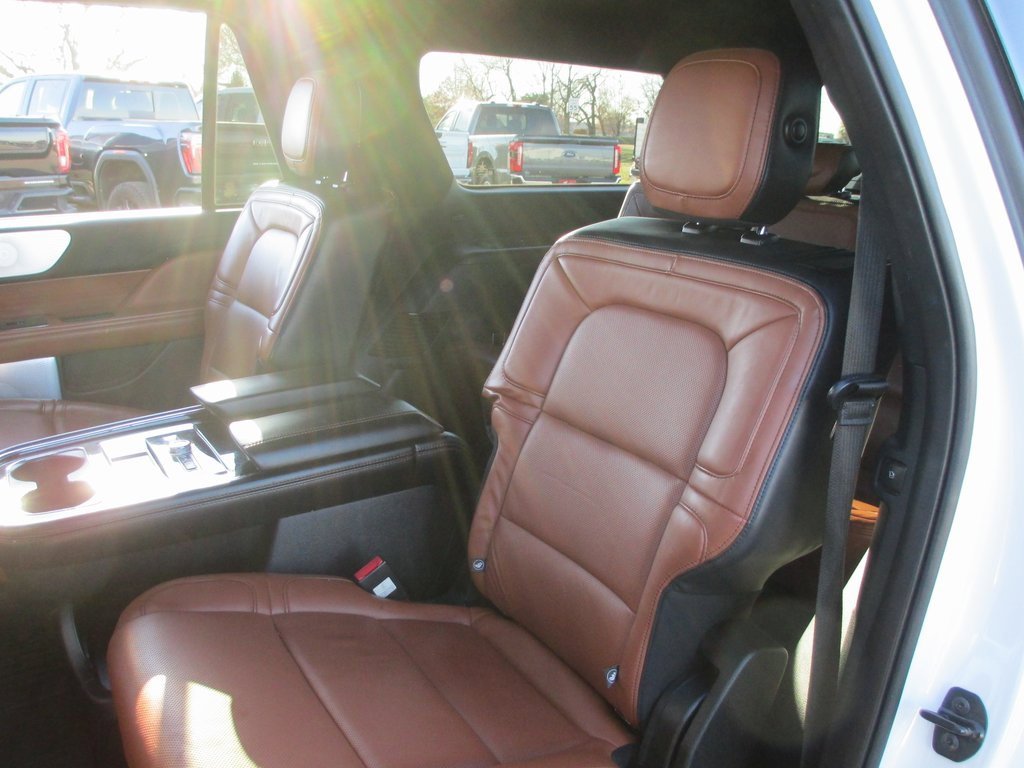 Used 2020 Lincoln Navigator L Reserve w/ Luxury Package image 21
