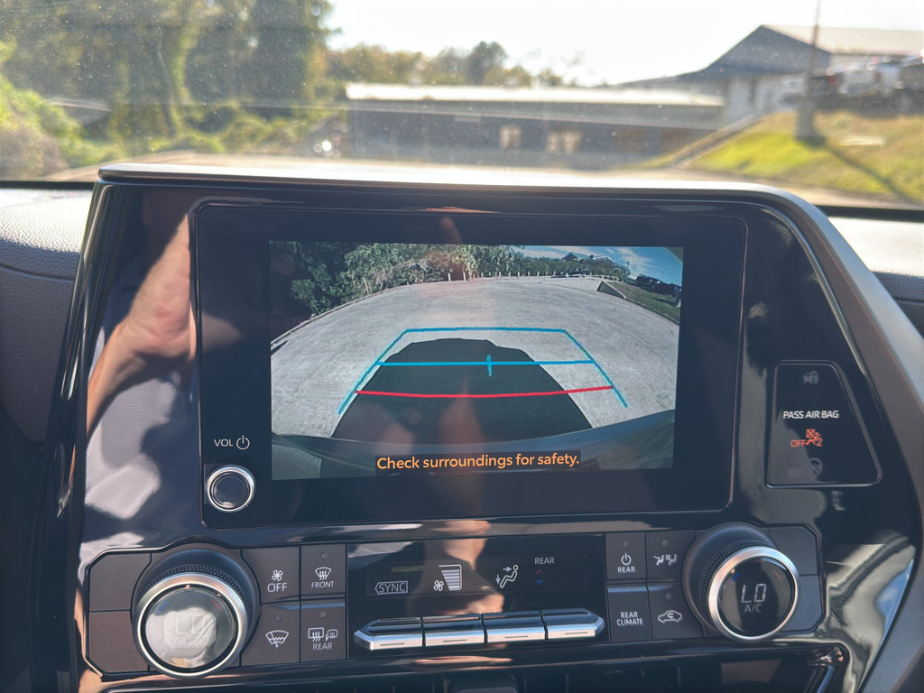 Used 2023 Toyota Highlander LE image 16