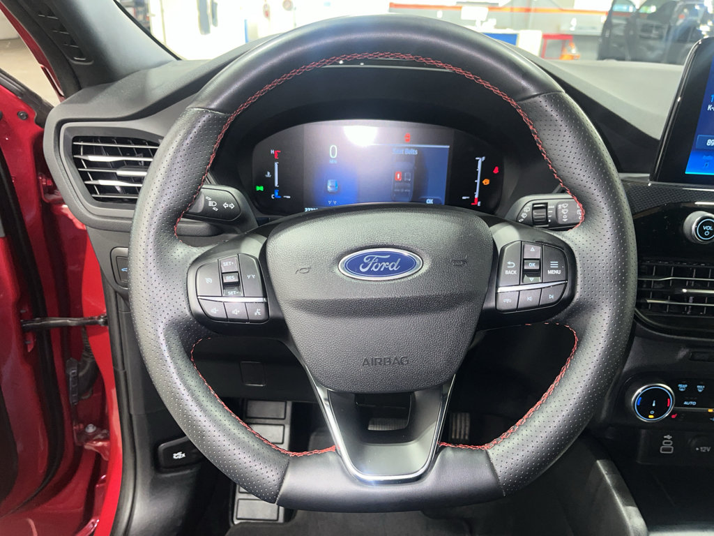 Used 2025 Ford Escape ST-Line Select AWD/4WD image 31