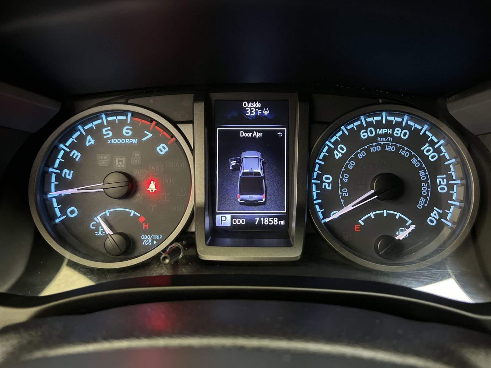 Used 2016 Toyota Tacoma TRD Sport image 15