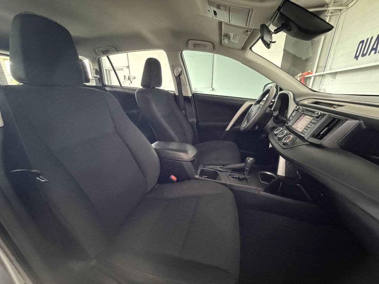 Used 2017 Toyota RAV4 LE w/ Carpet Mat Package AWD/4WD image 22