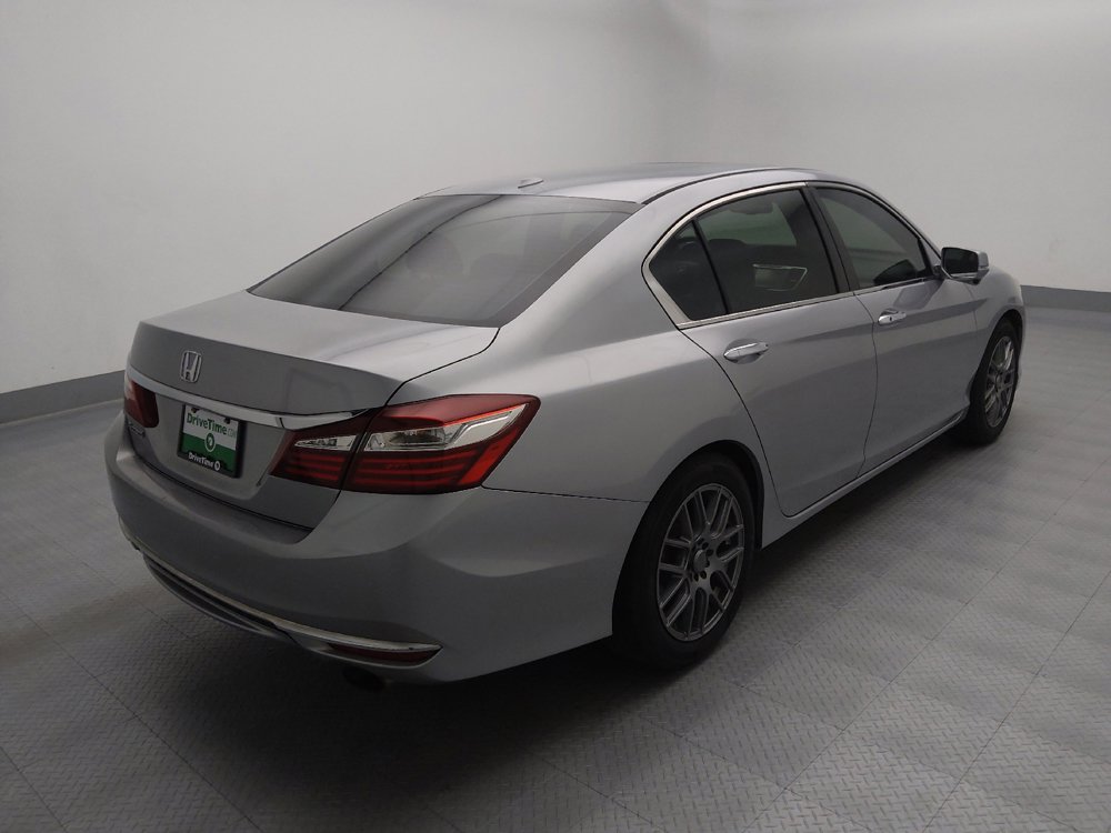 Used 2017 Honda Accord EX-L image 9