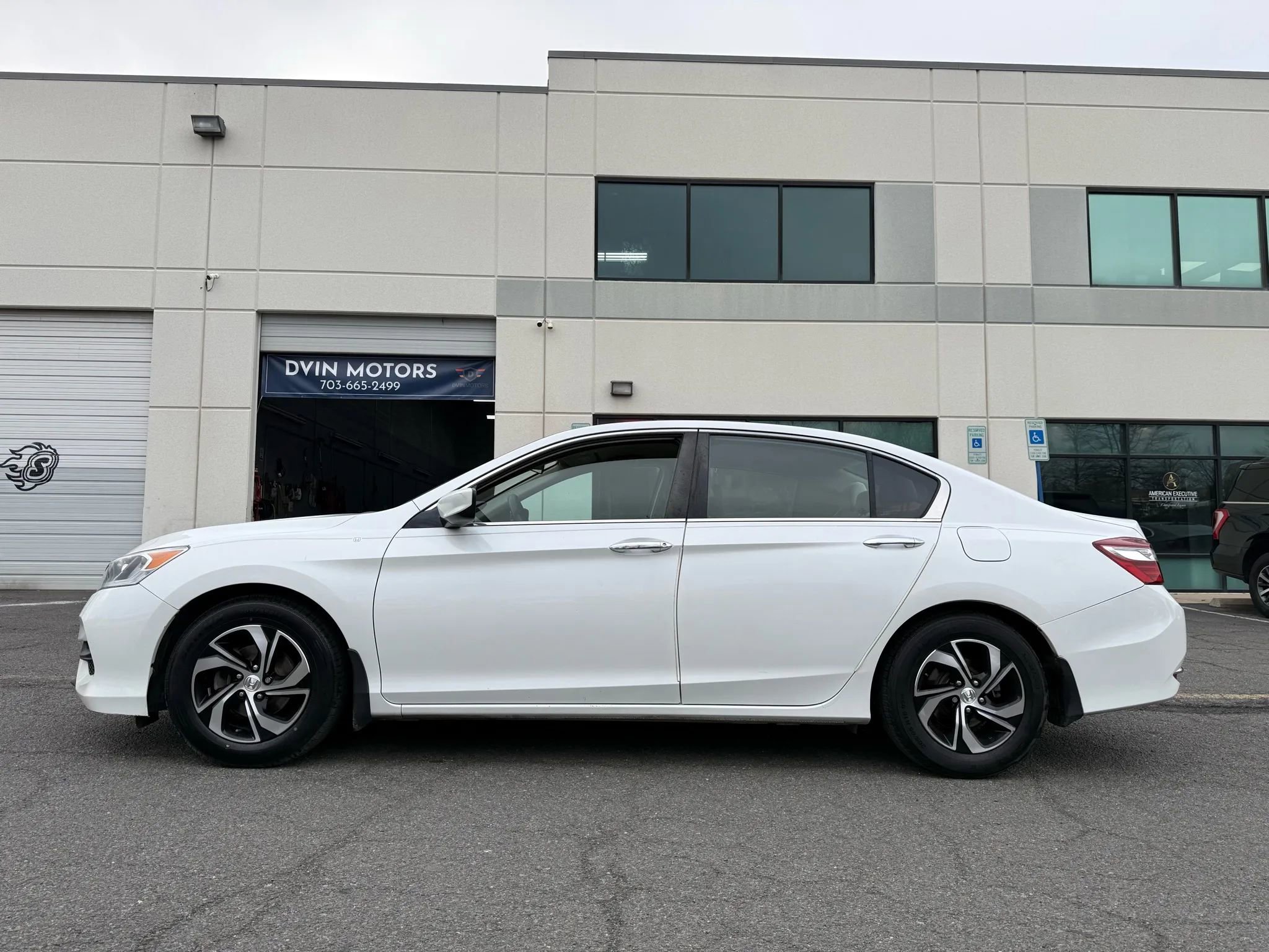 Used 2017 Honda Accord LX image 9