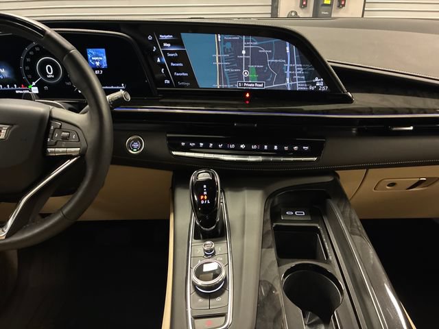 Certified 2024 Cadillac Escalade Premium Luxury w/ Performance Package AWD/4WD image 17