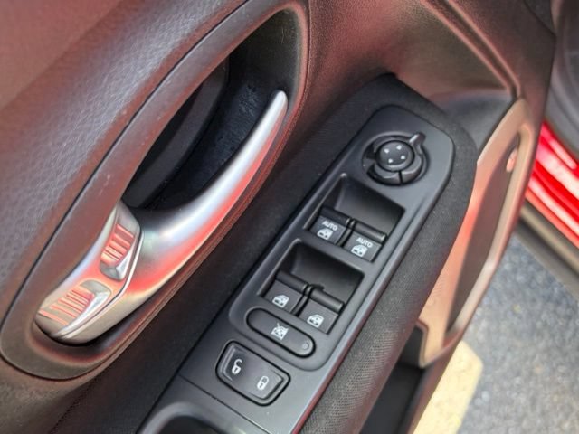 Used 2017 Jeep Renegade Latitude AWD/4WD image 13