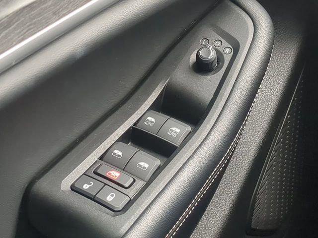 Certified 2025 Jeep Grand Cherokee L Limited w/ Luxury Tech Group II AWD/4WD image 31