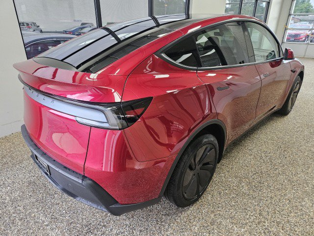 Used 2026 Tesla Model Y 2WD image 2