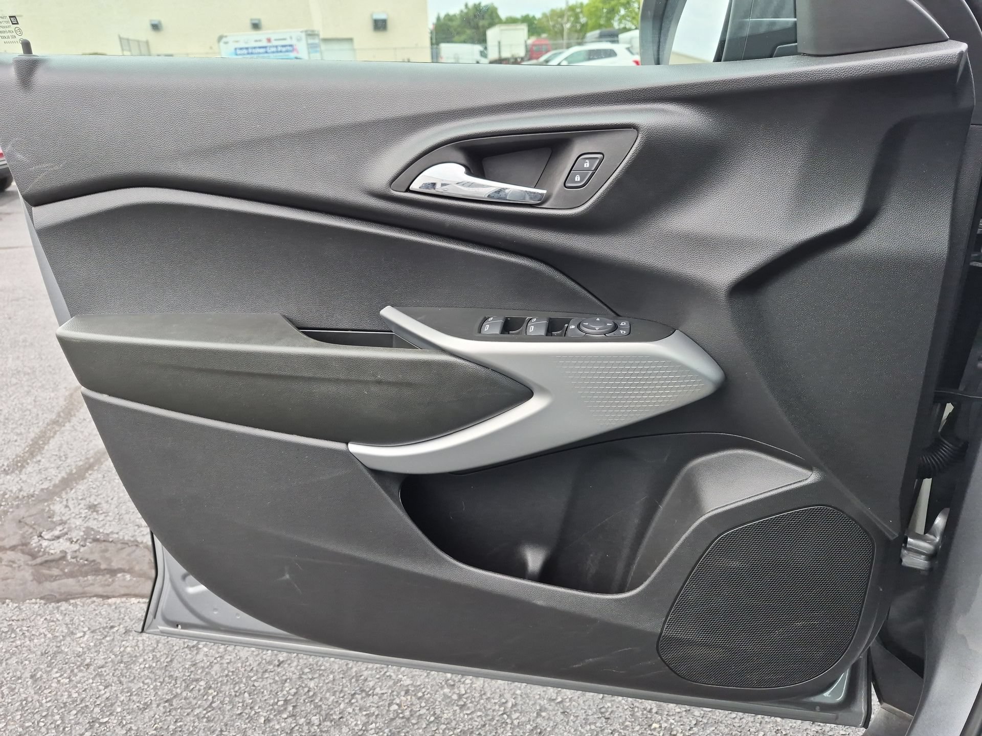 Certified 2026 Chevrolet Trax LS w/ Driver Confidence Package FWD image 21