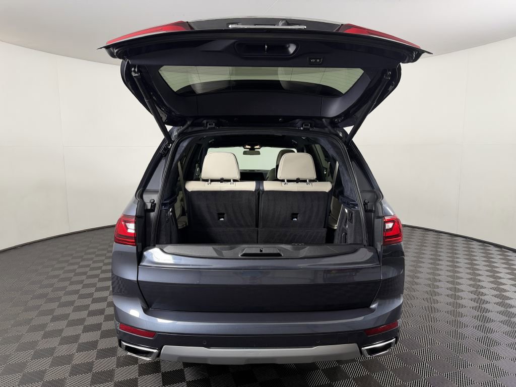 Used 2020 BMW X7 xDrive40i w/ Executive Package AWD/4WD image 11