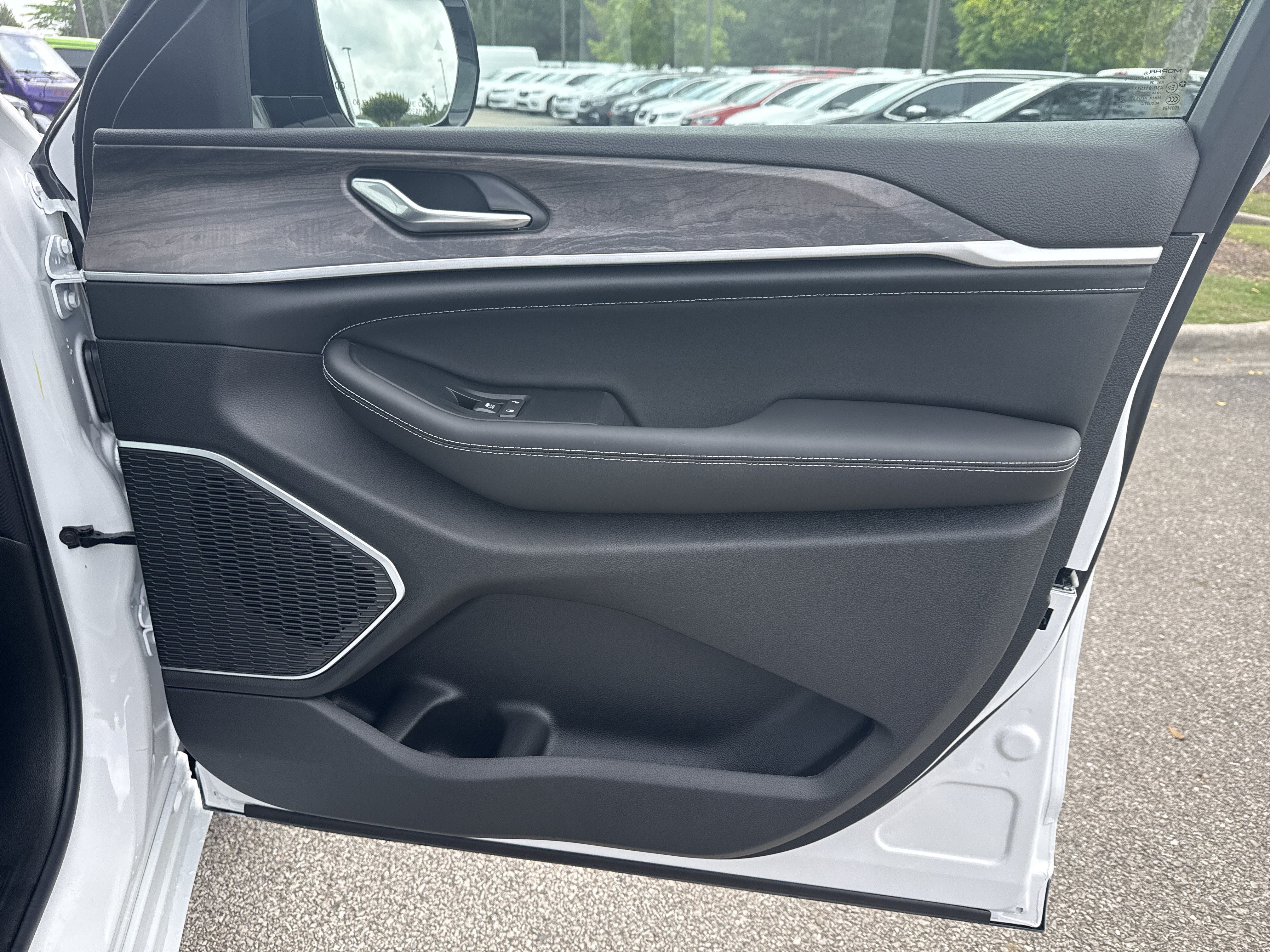 New 2026 Jeep Grand Cherokee Limited AWD/4WD image 14
