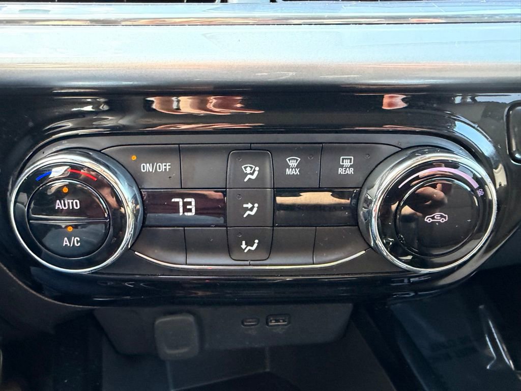 Used 2025 Chevrolet Trax LT FWD image 14