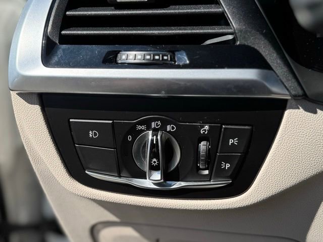 Used 2021 BMW X3 xDrive30i w/ Executive Package image 16