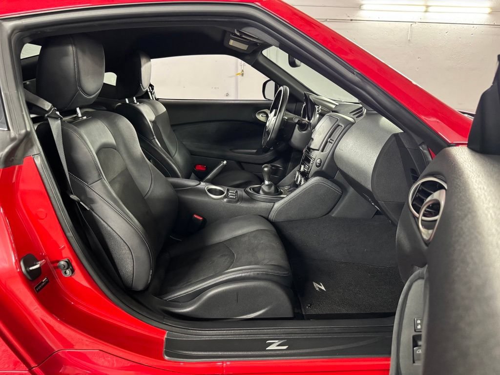 Used 2011 Nissan 370Z Touring w/ Sport Pkg RWD image 36