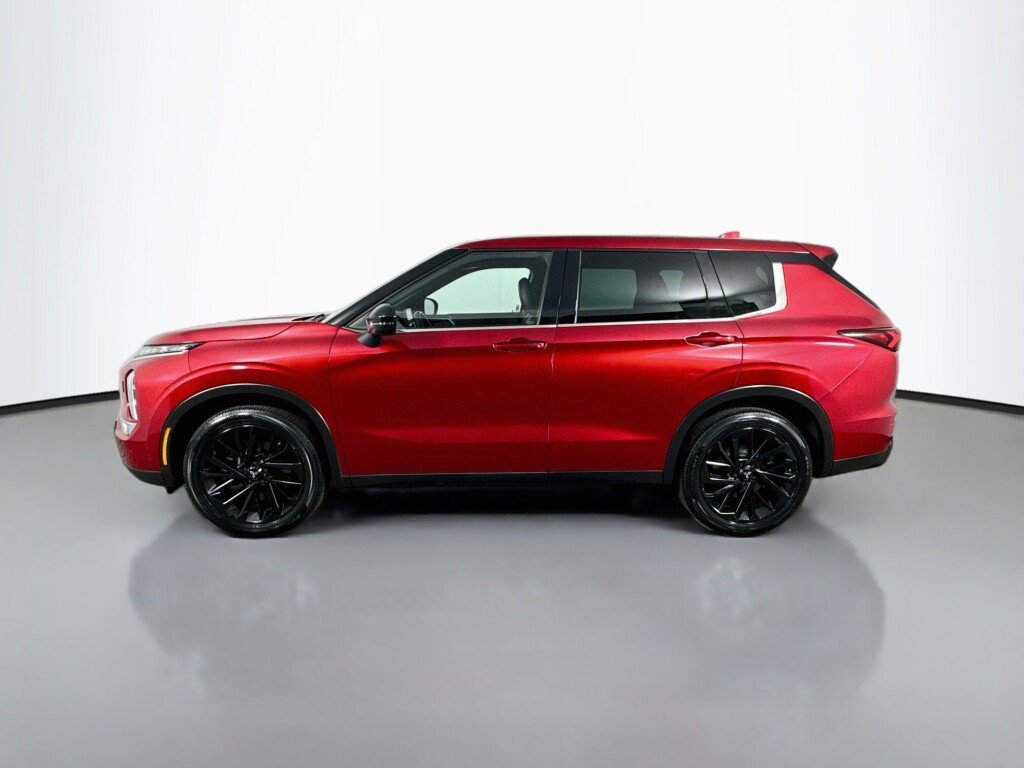 Used 2022 Mitsubishi Outlander SEL Black Edition AWD/4WD image 2