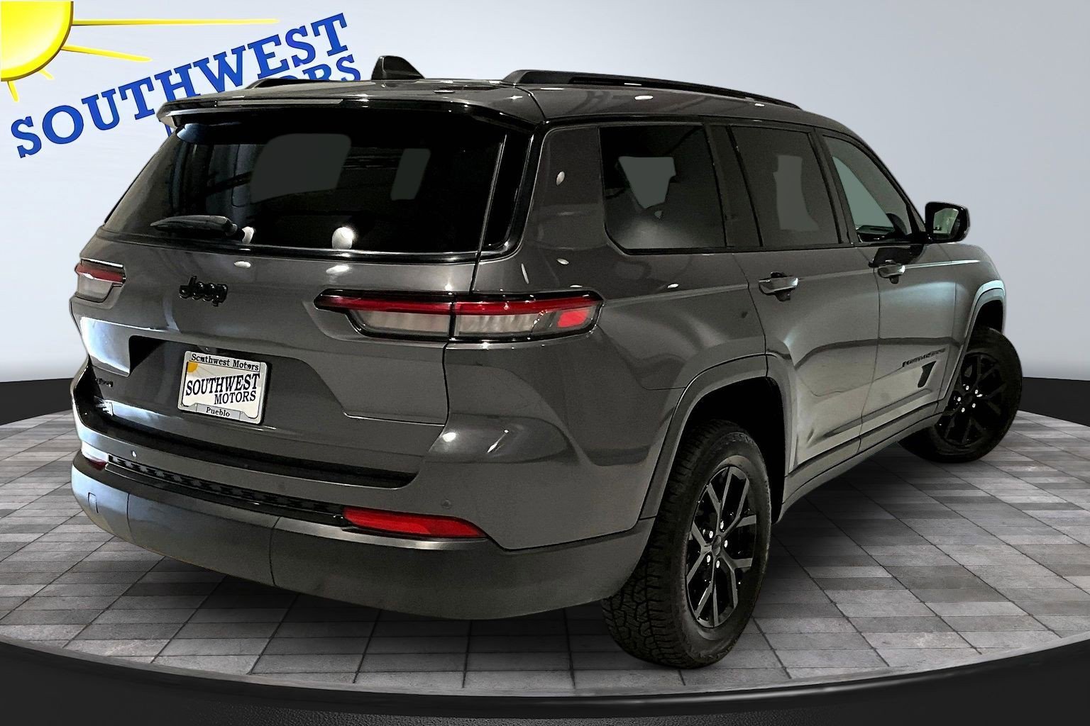 Used 2024 Jeep Grand Cherokee L Laredo AWD/4WD image 6