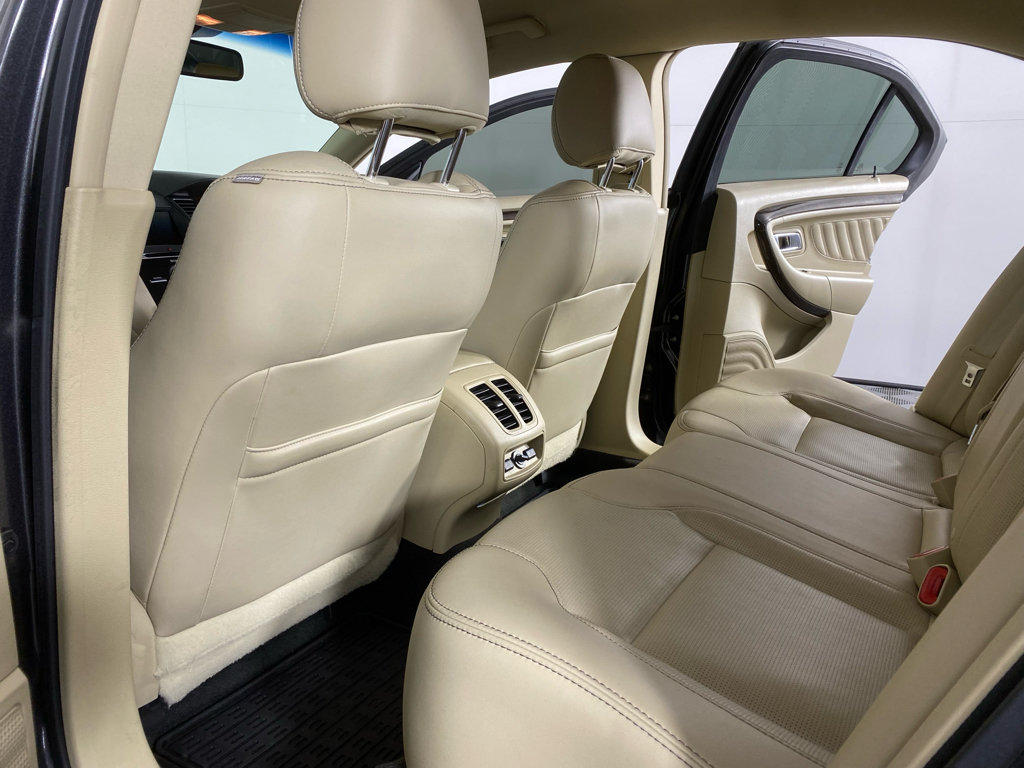 Used 2015 Ford Taurus Limited w/ Equipment Group 301A FWD image 20