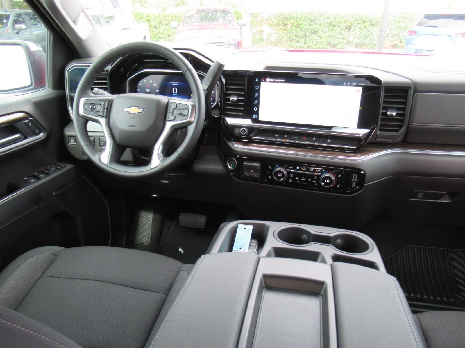 Used 2025 Chevrolet Silverado 1500 LT AWD/4WD image 14