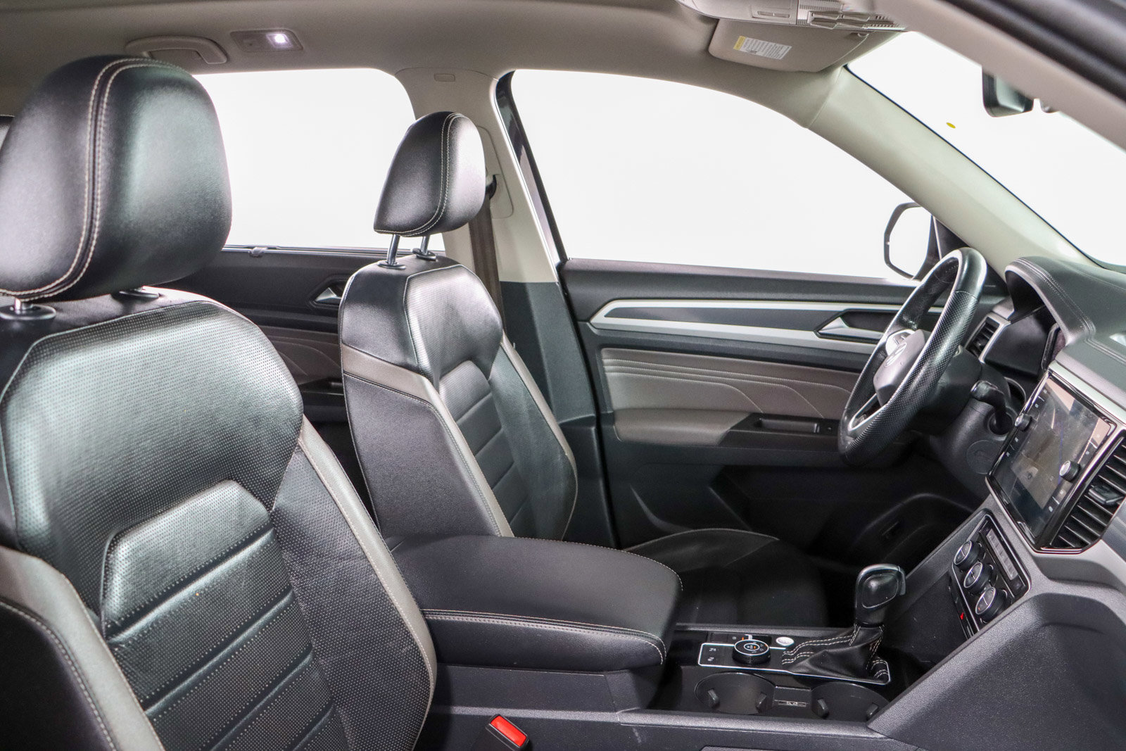 Used 2022 Volkswagen Atlas SEL Premium image 29