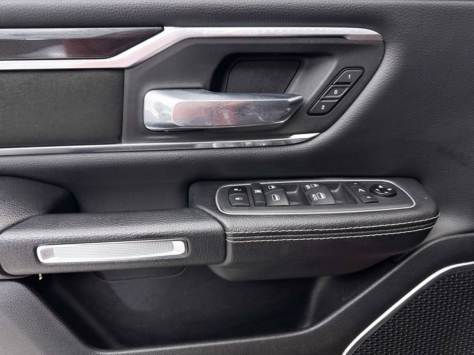 Used 2022 RAM 1500 Laramie w/ Sport Appearance Package image 26