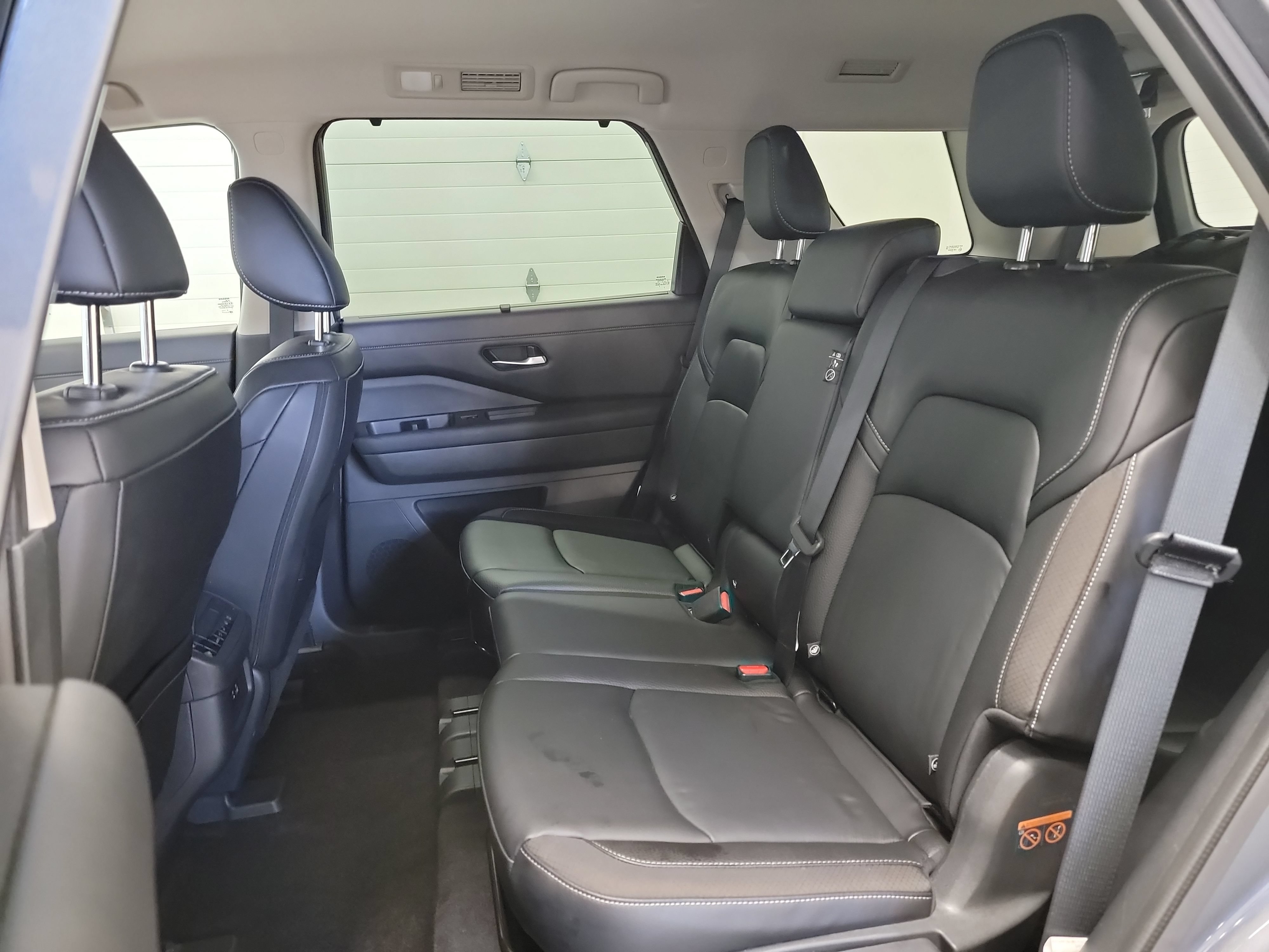 Used 2024 Nissan Pathfinder SL AWD/4WD image 27